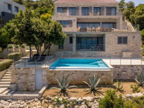 Villa Korcula Waterfront A Beautiful 5 Bedroom Villa A Few Steps from The Sea